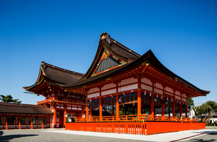 For Luxury Travelers, Serve Up Fabulous Experiences in Fabulous Places